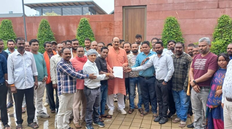 मानिकपुर विस्तार परियोजना की पर्यावरणीय जनसुनवाई का विरोध; लाठी-डंडा खाएंगे…चाहे जेल जाएंगे, नहीं होने देंगे जनसुनवाई